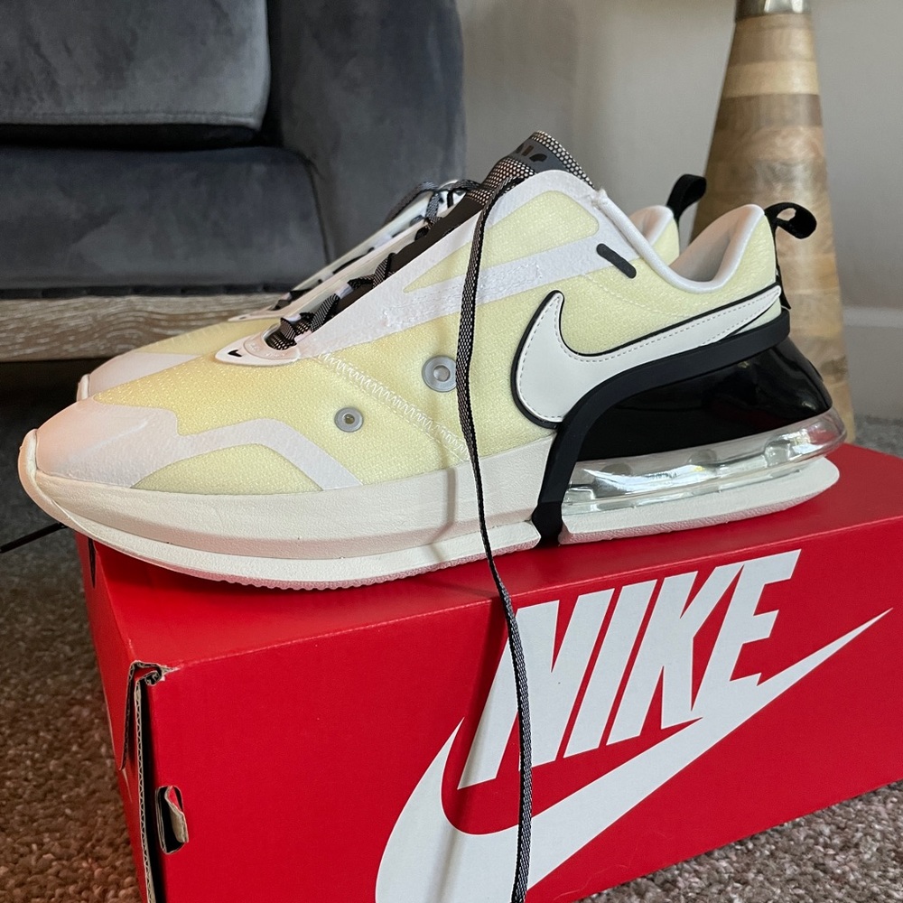 Women’s Nike Air Max Up Qs